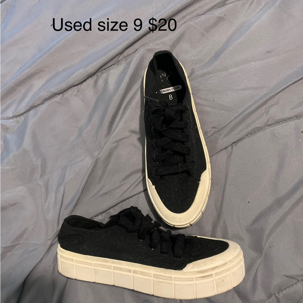 Sneakers (used)